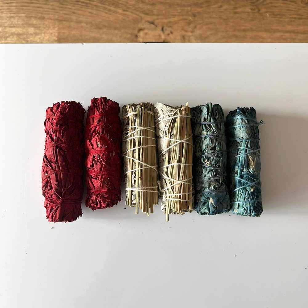 Sage Smudge Sticks Packs: 2x White Sage 2x White Sage and Palo Santo 2x White Sage and Chakra Petals 4"