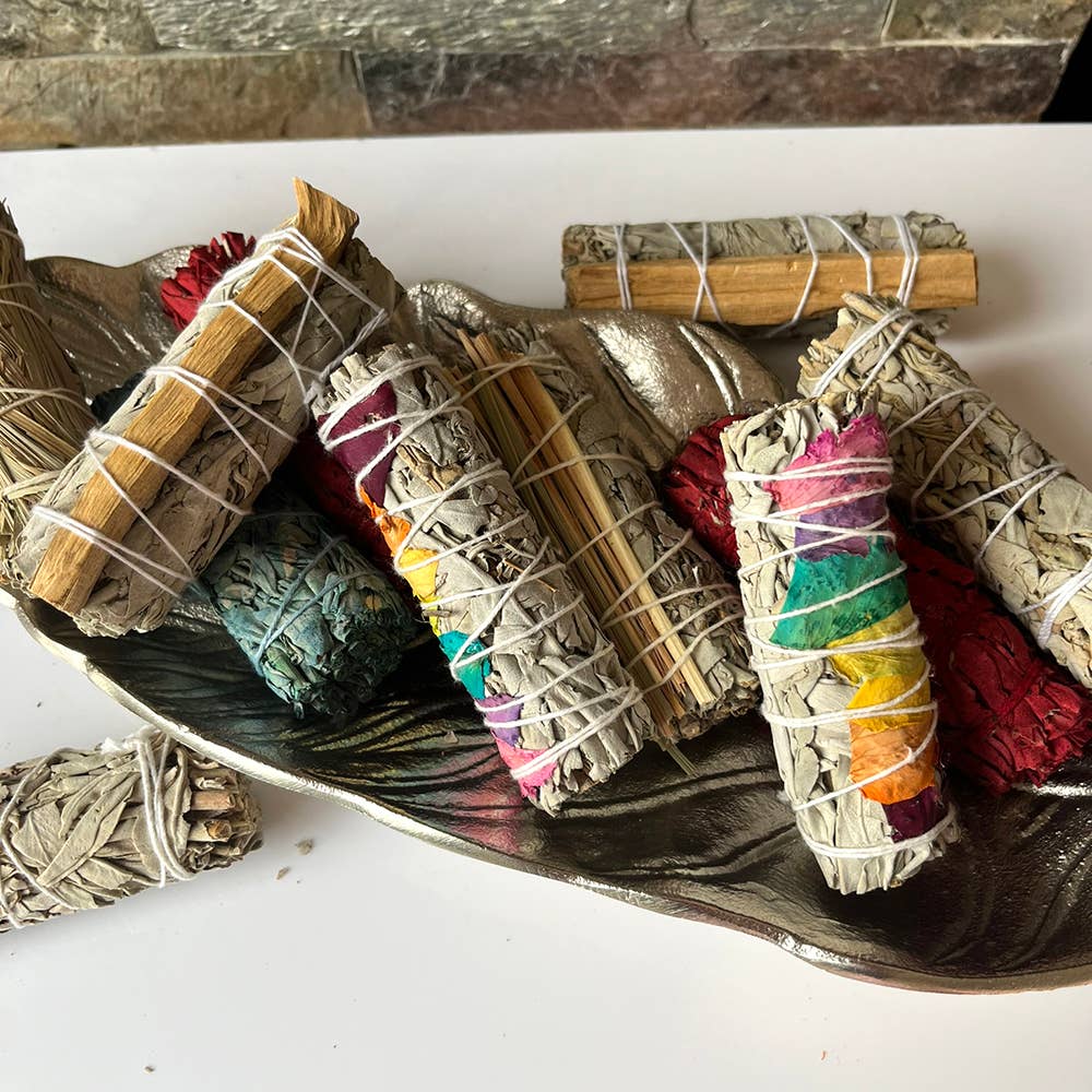 Sage Smudge Sticks Packs: 2x White Sage 2x White Sage and Palo Santo 2x White Sage and Chakra Petals 4"