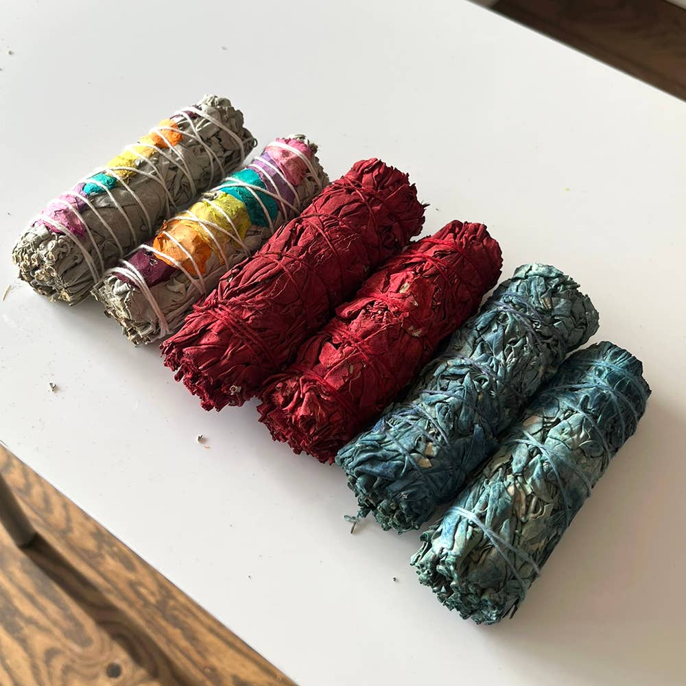 Sage Smudge Sticks Packs: 2x White Sage 2x White Sage and Palo Santo 2x White Sage and Chakra Petals 4"