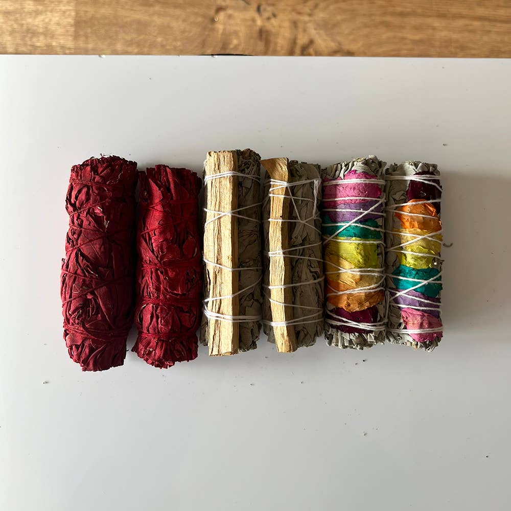 Sage Smudge Sticks Packs: 2x White Sage 2x White Sage and Palo Santo 2x White Sage and Chakra Petals 4"